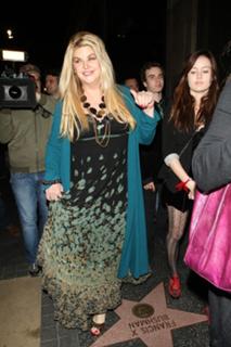 Kirstie Alley feet photo thumbnail