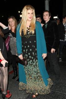 Kirstie Alley feet photo thumbnail
