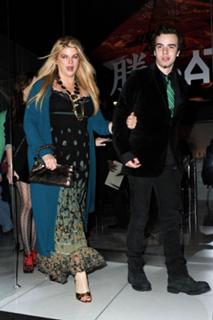 Kirstie Alley feet photo thumbnail