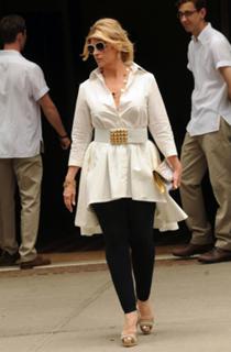 Kirstie Alley feet photo thumbnail