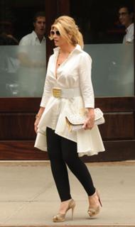 Kirstie Alley feet photo thumbnail