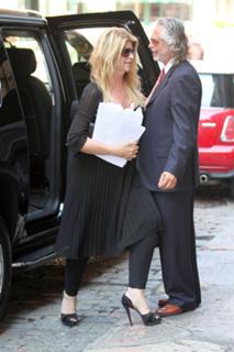 Kirstie Alley feet photo thumbnail