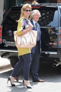 Kirstie Alley feet photo thumbnail