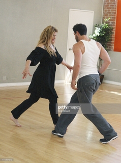 Kirstie Alley feet photo thumbnail