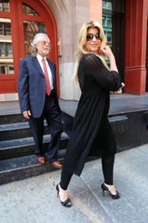 Kirstie Alley feet photo thumbnail