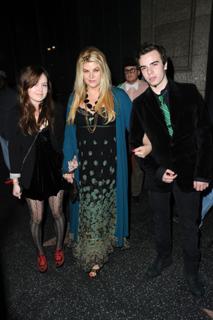 Kirstie Alley feet photo thumbnail
