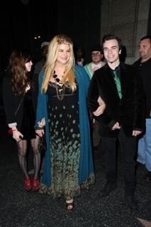 Kirstie Alley feet photo thumbnail