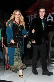 Kirstie Alley feet photo thumbnail