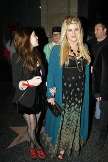 Kirstie Alley feet photo thumbnail