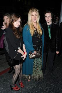 Kirstie Alley feet photo thumbnail