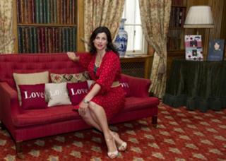 Kirstie Allsopp feet photo 8