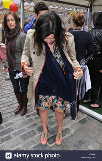 Kirstie Allsopp feet photo 7