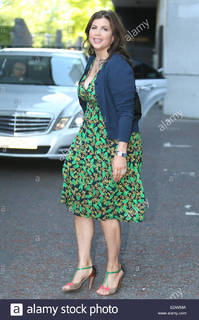 Kirstie Allsopp feet photo 20