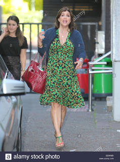 Kirstie Allsopp feet photo 18