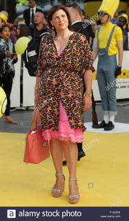 Kirstie Allsopp feet photo 8