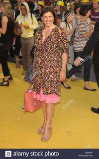 Kirstie Allsopp feet photo 6