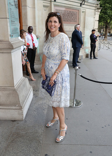 Kirstie Allsopp feet photo 12