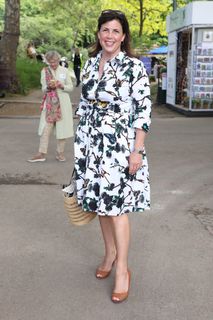 Kirstie Allsopp feet photo 5