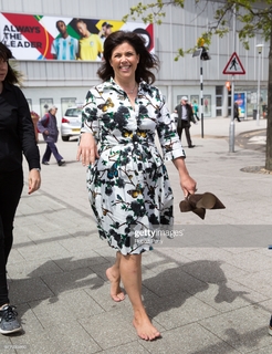 Kirstie Allsopp feet photo 1