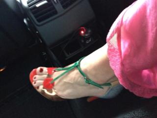 Kirstie Allsopp feet photo 15