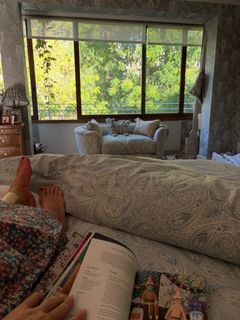 Kirstie Allsopp feet photo 1
