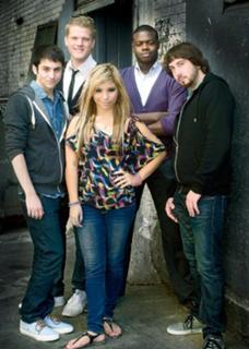Kirstin Maldonado feet photo thumbnail