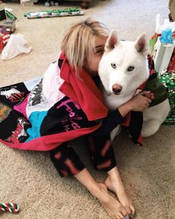 Kirstin Maldonado feet photo thumbnail