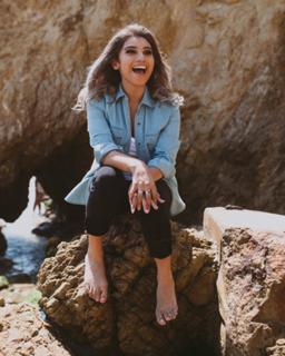 Kirstin Maldonado feet photo thumbnail