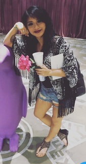 Kirstin Maldonado feet photo thumbnail