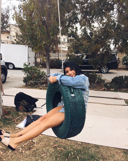 Kirstin Maldonado feet photo thumbnail