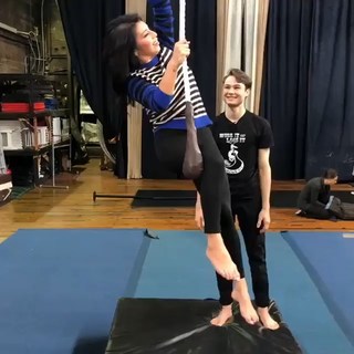 Kirstin Maldonado feet photo thumbnail