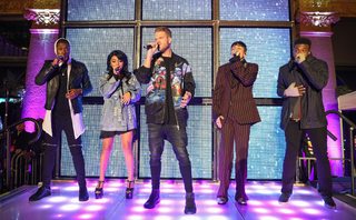 Kirstin Maldonado feet photo thumbnail