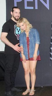 Kirstin Maldonado feet photo thumbnail
