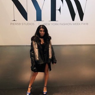 Kirstin Maldonado feet photo thumbnail