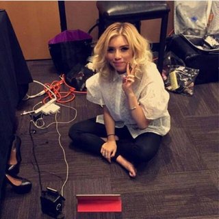 Kirstin Maldonado feet photo thumbnail