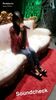 Kirstin Maldonado feet photo thumbnail