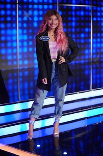 Kirstin Maldonado feet photo thumbnail