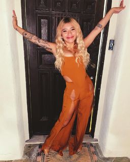 Kirstin Maldonado feet photo thumbnail
