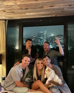Kirstin Maldonado feet photo thumbnail