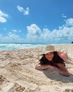 Kirstin Maldonado feet photo thumbnail