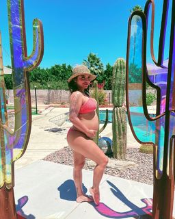 Kirstin Maldonado feet photo thumbnail