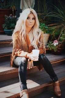 Kirstin Maldonado feet photo thumbnail