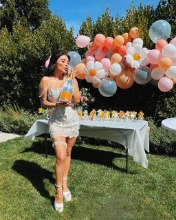 Kirstin Maldonado feet photo thumbnail