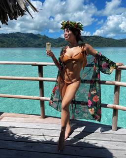 Kirstin Maldonado feet photo thumbnail