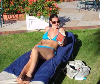 Kirsty Gallacher feet photo thumbnail
