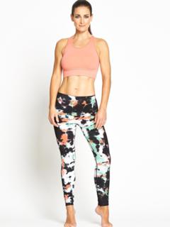 Kirsty Gallacher feet photo thumbnail
