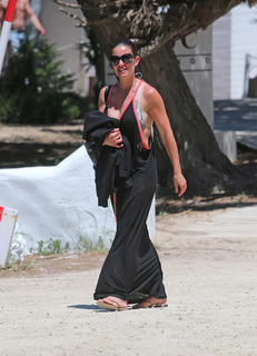 Kirsty Gallacher feet photo thumbnail