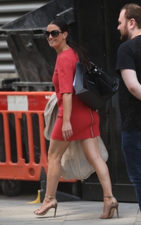 Kirsty Gallacher feet photo thumbnail