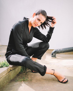 Kirsty Gallacher feet photo thumbnail