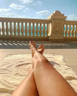 Kirsty Gallacher feet photo thumbnail